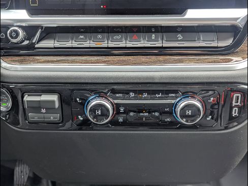 New 2026 GMC Sierra 1500 SLE w/ X31 Off-Road Package image 25