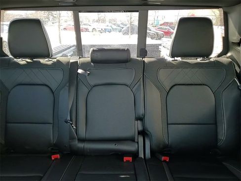 Used 2025 RAM 1500 Limited image 33