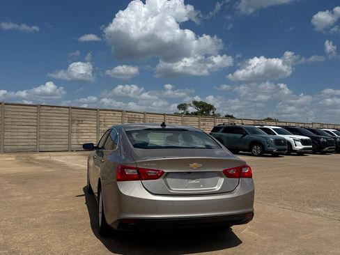 Used 2025 Chevrolet Malibu LS FWD image 18