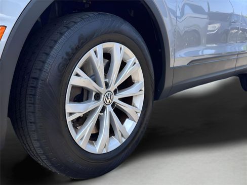 Used 2020 Volkswagen Tiguan S image 30