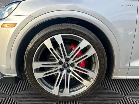 Used 2018 Audi SQ5 Prestige w/ Prestige Package image 5