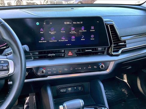 Used 2023 Kia Sportage EX image 7