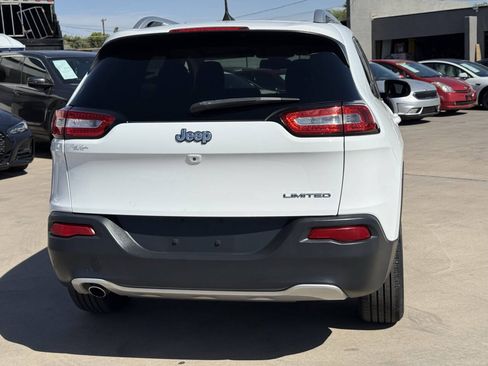 Used 2017 Jeep Cherokee Limited FWD image 11