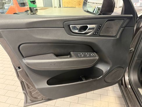 Used 2022 Volvo XC60 B5 Momentum w/ Climate Package image 35
