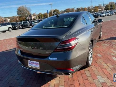 Used 2023 Genesis G70 2.0T image 9