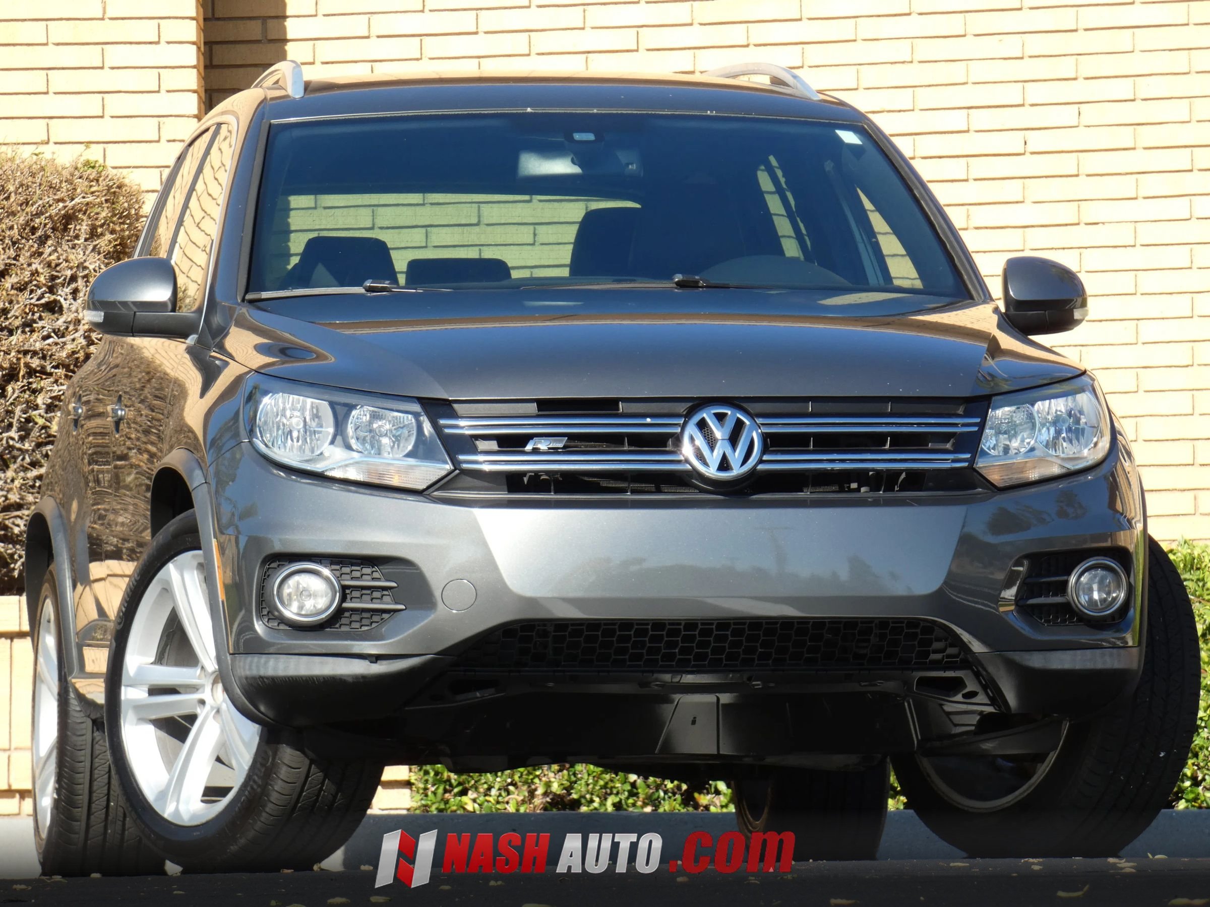 Used 2016 Volkswagen Tiguan R-Line FWD image 3