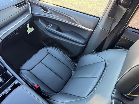 New 2025 Jeep Grand Cherokee Limited w/ Luxury Tech Group II image 20