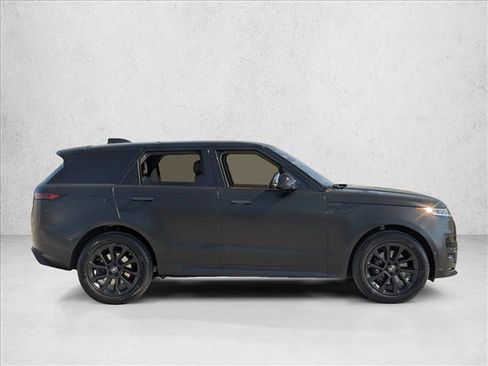 Used 2023 Land Rover Range Rover Sport SE Dynamic AWD/4WD image 4