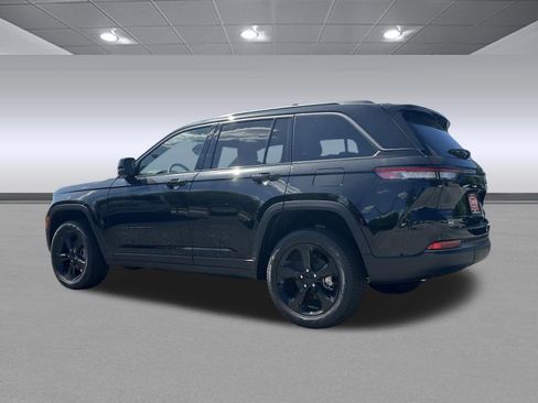 New 2026 Jeep Grand Cherokee Limited w/ Limited Altitude Package AWD/4WD image 5