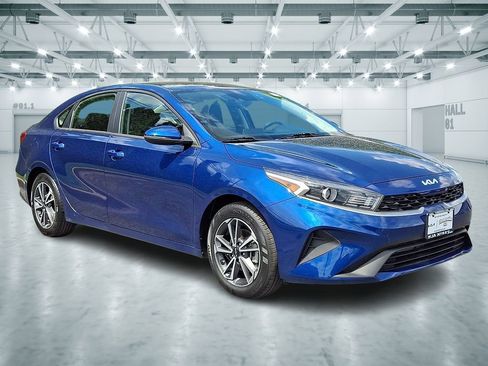 Certified 2022 Kia Forte LXS w/ LXS Technology Package FWD image 1