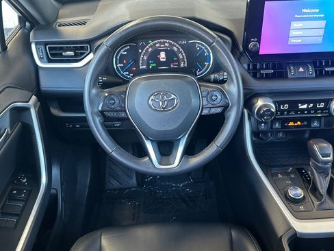 Used 2023 Toyota RAV4 XSE AWD/4WD image 13