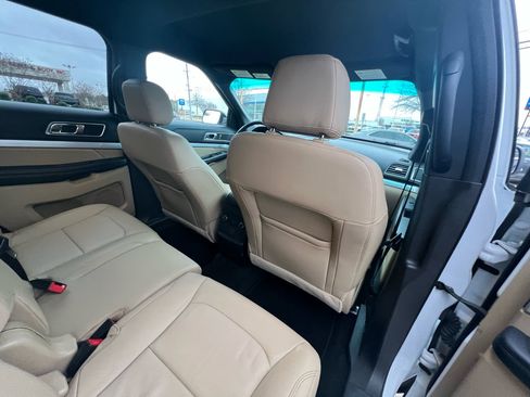 Used 2016 Ford Explorer XLT w/ Equipment Group 202A image 39