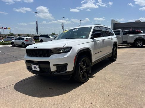 Used 2022 Jeep Grand Cherokee L Laredo RWD image 5