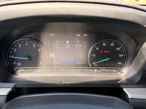 Used 2022 Ford Explorer XLT w/ Equipment Group 202A AWD/4WD image 37