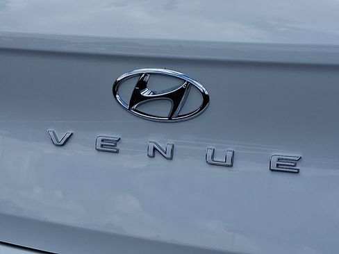 New 2026 Hyundai Venue SEL FWD image 12