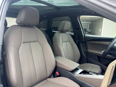 Used 2025 Audi Q5 Premium w/ Convenience Package AWD/4WD image 16