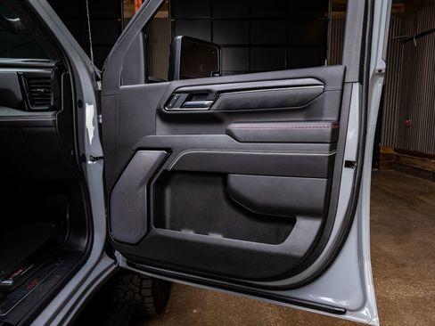 Used 2025 GMC Sierra 2500 AT4X image 36