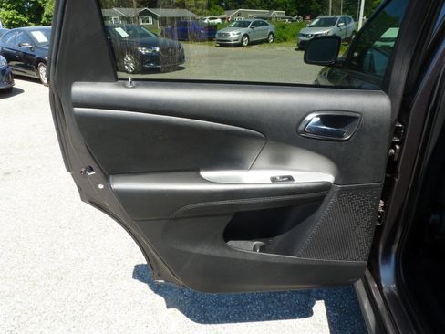 Used 2018 Dodge Journey SE w/ Connectivity Group FWD image 20