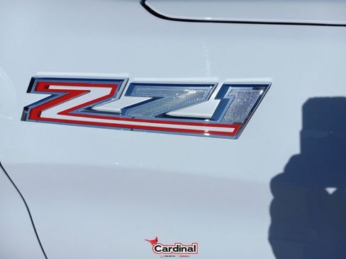 Used 2025 Chevrolet Silverado 1500 Custom Trail Boss w/ LPO, Dark Essentials Package image 10