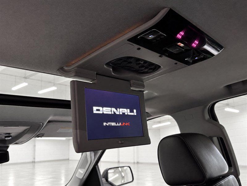 Used 2017 GMC Yukon Denali w/ Open Road Package AWD/4WD image 26