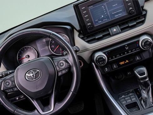 Used 2019 Toyota RAV4 XLE w/ Convenience Package image 19