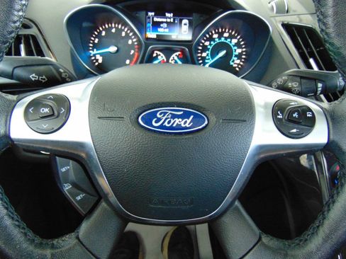 Used 2015 Ford Escape Titanium w/ Equipment Group 301A AWD/4WD image 11