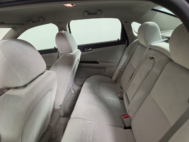 Used 2015 Chevrolet Impala LT FWD image 15