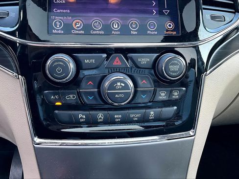 Used 2020 Jeep Grand Cherokee Limited w/ Luxury Group II RWD image 26