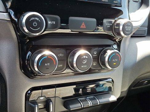 Used 2022 RAM 1500 Big Horn AWD/4WD image 15