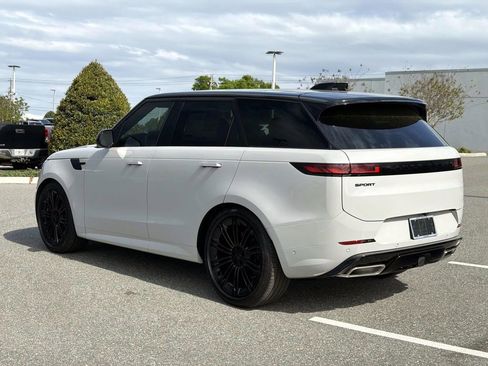 New 2026 Land Rover Range Rover Sport Dynamic SE AWD/4WD image 3