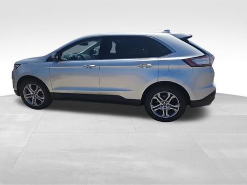 Used 2017 Ford Edge Titanium AWD/4WD image 4