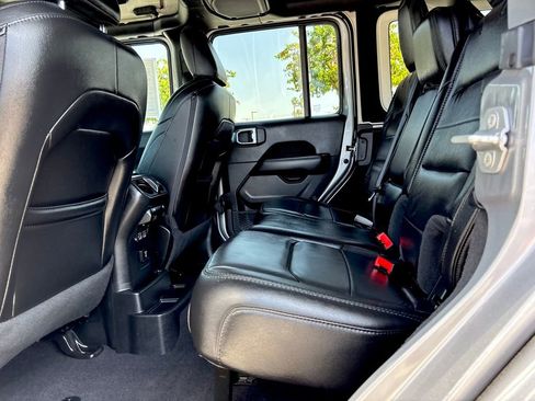Used 2021 Jeep Wrangler Unlimited Sahara AWD/4WD image 19
