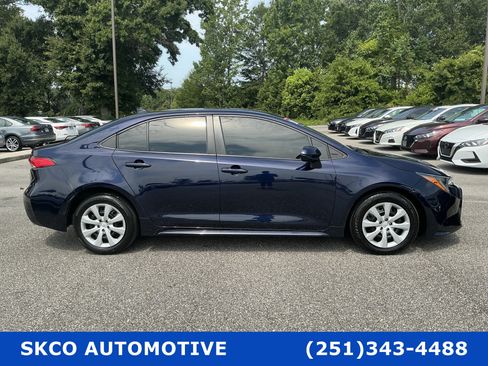 Used 2024 Toyota Corolla LE FWD image 6