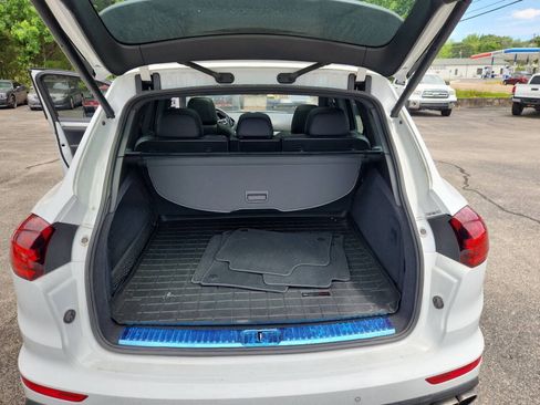 Used 2015 Porsche Cayenne Turbo AWD/4WD image 18