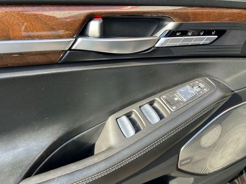 Used 2018 Genesis G90 5.0 Ultimate image 26