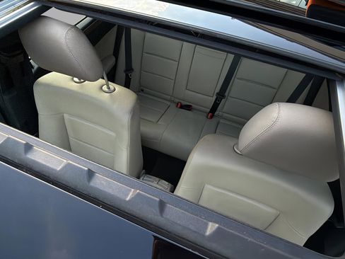 Used 2013 Mercedes-Benz E 350 E 350 Sedan 4D image 21