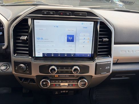 Used 2022 Ford F250 Lariat w/ Lariat Ultimate Package AWD/4WD image 20