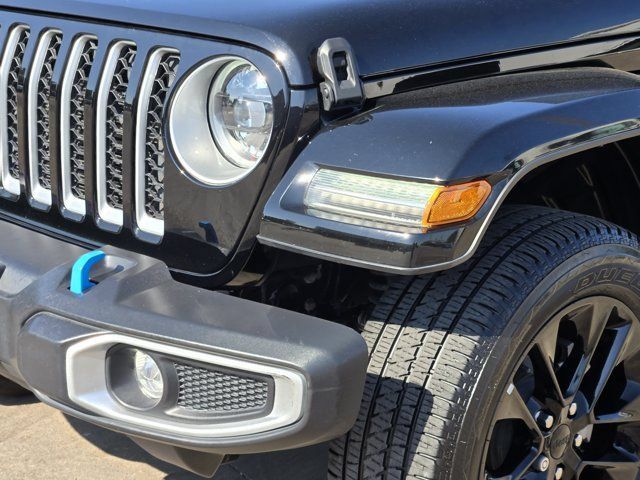 Used 2023 Jeep Wrangler Unlimited Sahara AWD/4WD image 9