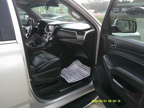 Used 2017 GMC Yukon XL SLT image 18