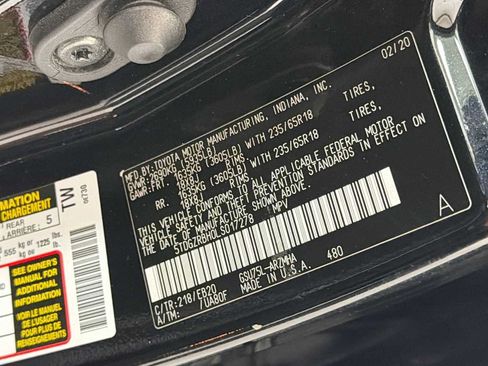 Used 2020 Toyota Highlander XLE AWD/4WD image 11