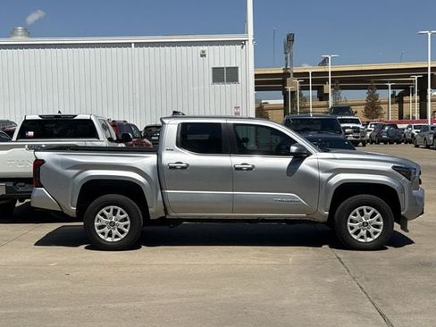 Used 2026 Toyota Tacoma SR5 RWD image 3