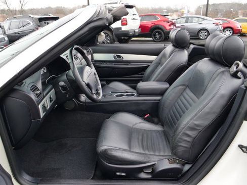 Used 2003 Ford Thunderbird image 27
