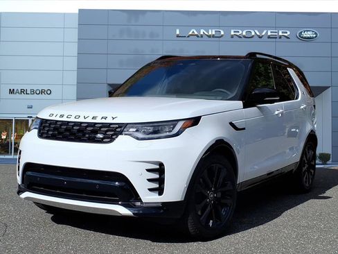 New 2026 Land Rover Discovery Dynamic SE image 1