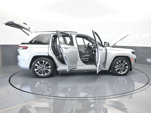 Used 2024 Jeep Grand Cherokee Overland w/ Luxury Tech Group IV image 80