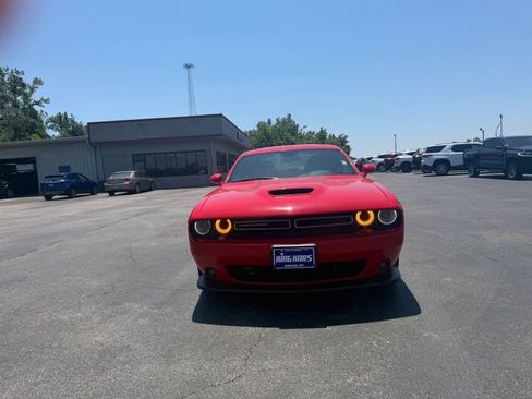 Used 2022 Dodge Challenger R/T RWD image 2