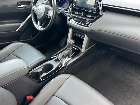 Certified 2022 Toyota Corolla Cross XLE w/ Convenience Package AWD/4WD image 16
