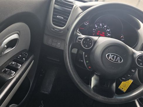 Used 2017 Kia Soul FWD image 19