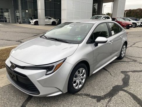New 2026 Toyota Corolla LE image 2