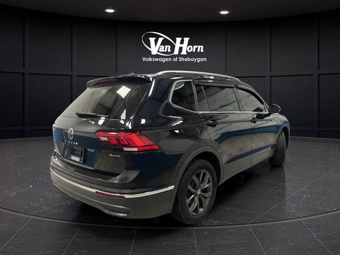 Used 2023 Volkswagen Tiguan SE w/ Panoramic Sunroof Package AWD/4WD image 7