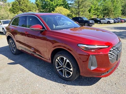 Certified 2025 Audi Q5 Premium w/ Premium Plus AWD/4WD image 3